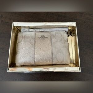 *NEW* COACH Crossgrain Leather Corner Zip Wristlet